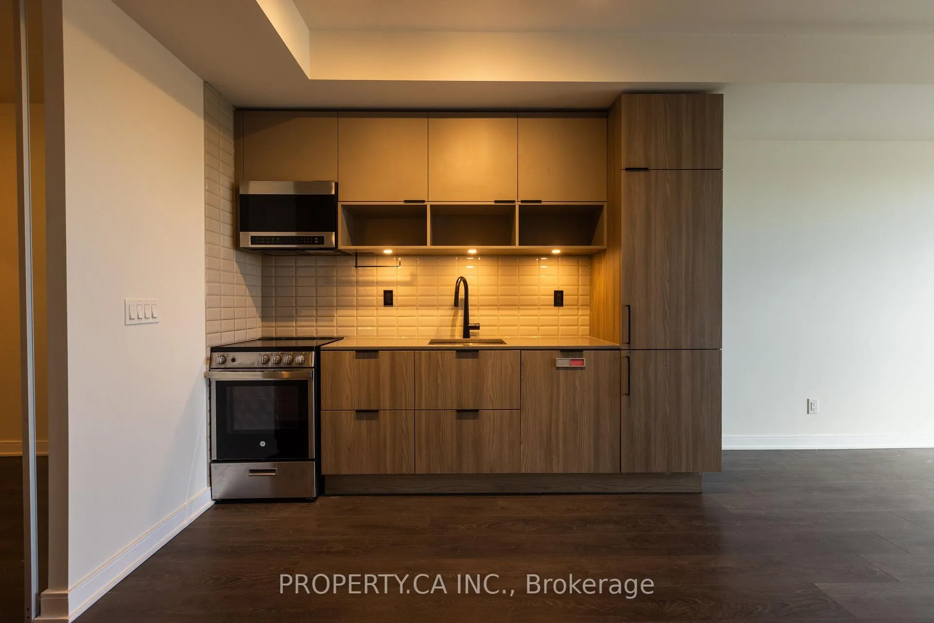 Photo 7 of Unit N528, 35 Rolling Mills Road, Toronto, Waterfront Communities — HOMEH