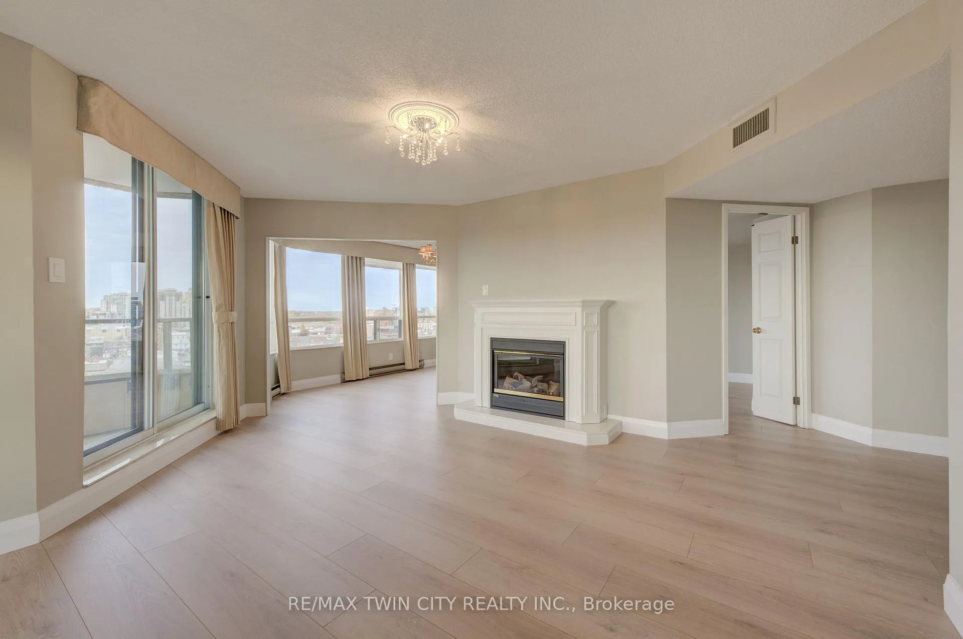 Photo 7 of Unit 1105, 4 Willow Street, Waterloo — HOMEH