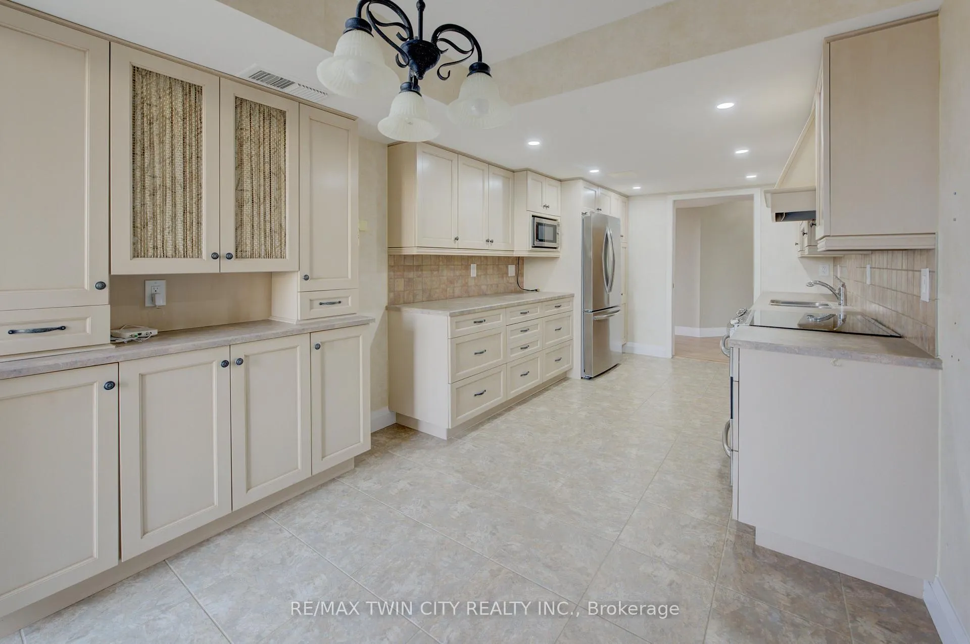 Photo 8 of Unit 1105, 4 Willow Street, Waterloo — HOMEH