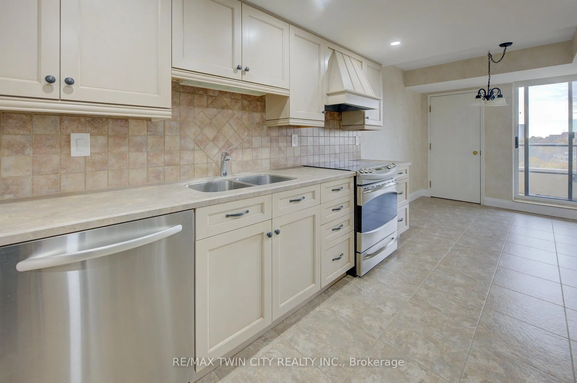 Photo 9 of Unit 1105, 4 Willow Street, Waterloo — HOMEH