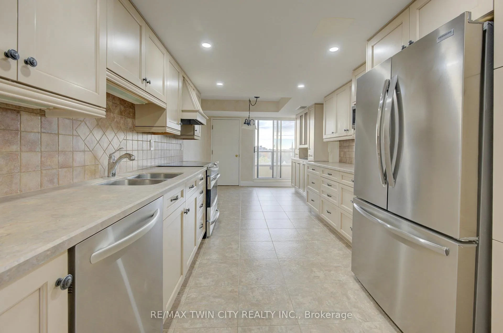 Photo 10 of Unit 1105, 4 Willow Street, Waterloo — HOMEH