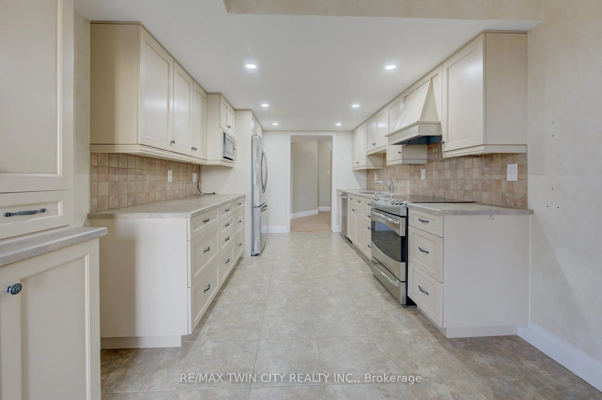 Photo 11 of Unit 1105, 4 Willow Street, Waterloo — HOMEH