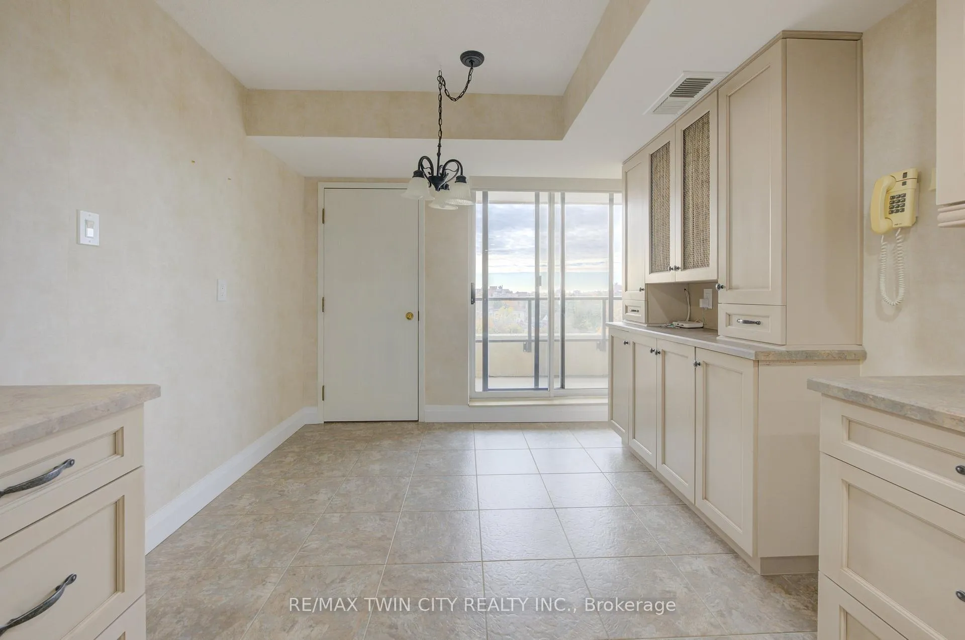 Photo 12 of Unit 1105, 4 Willow Street, Waterloo — HOMEH