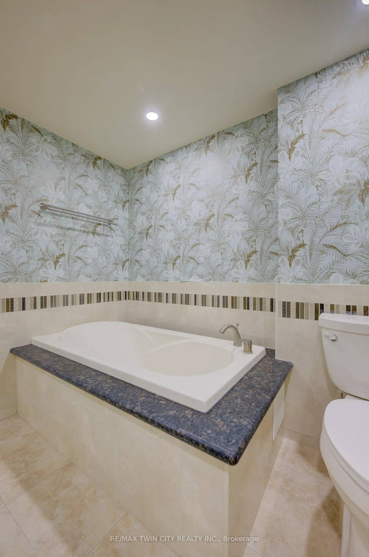 Photo 15 of Unit 1105, 4 Willow Street, Waterloo — HOMEH