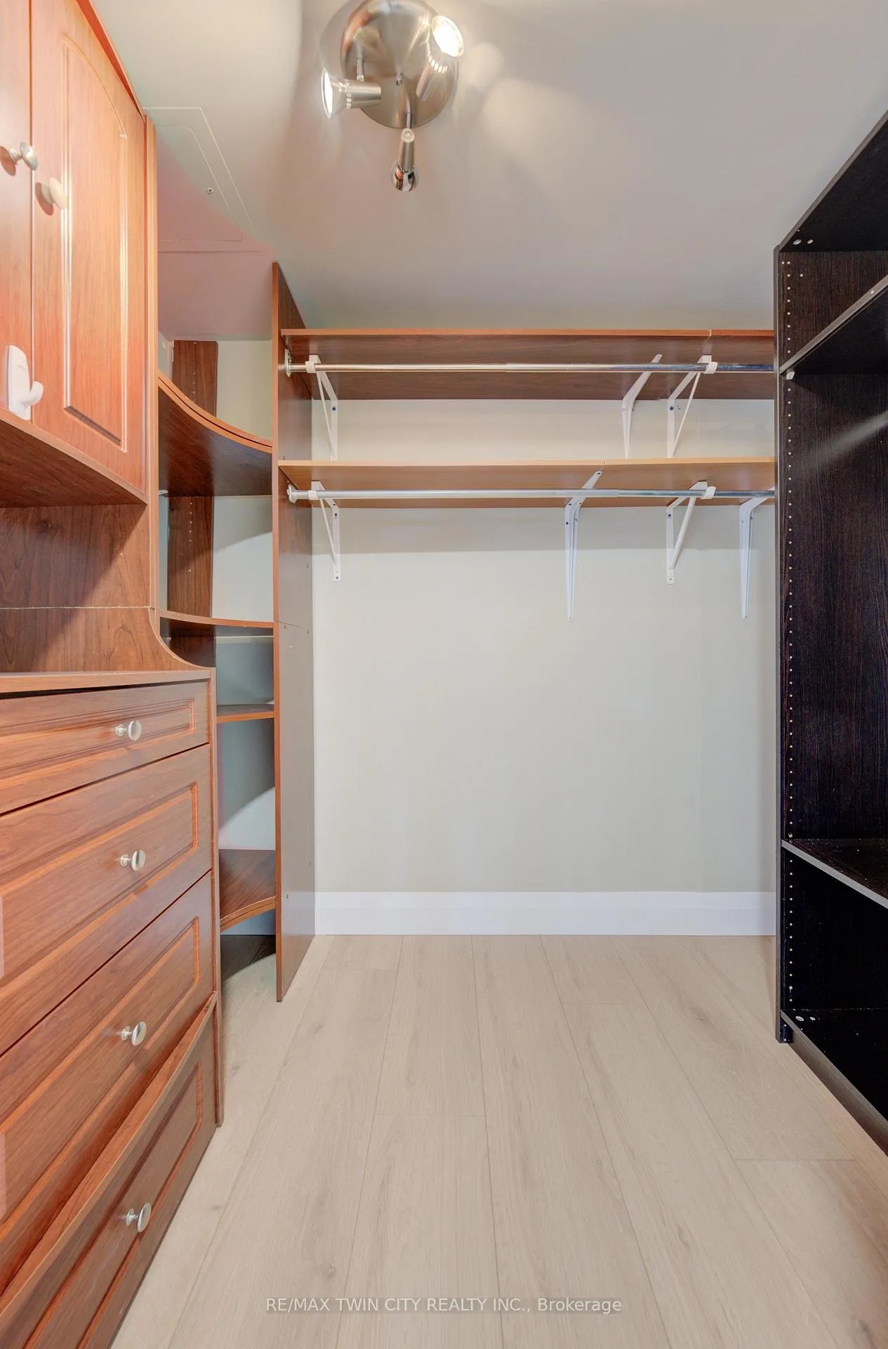 Photo 16 of Unit 1105, 4 Willow Street, Waterloo — HOMEH