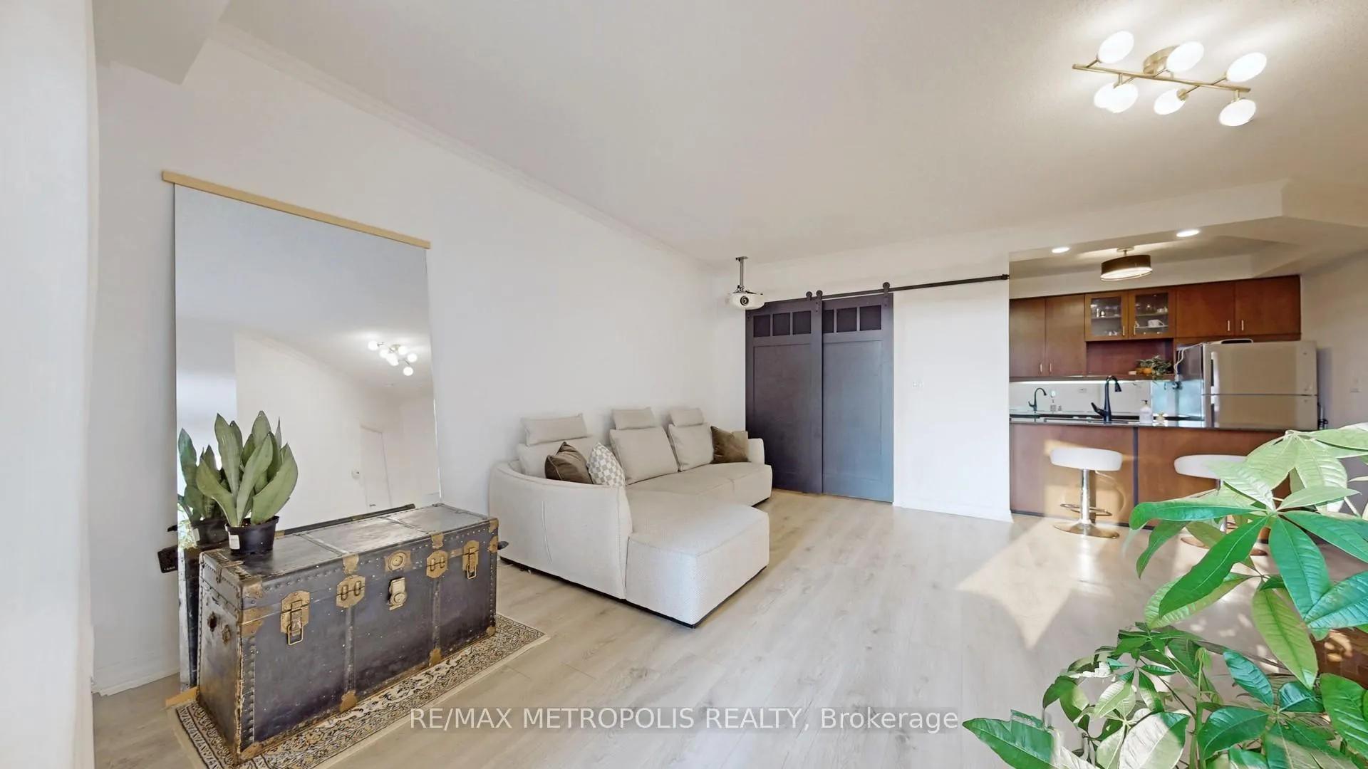 Photo 6 of Unit 301, 245 Dalesford Road, Etobicoke, Stonegate-Queensway — HOMEH