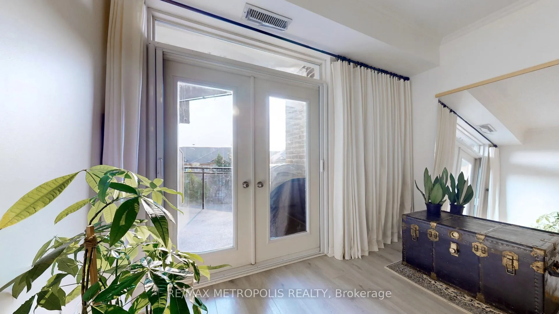 Photo 10 of Unit 301, 245 Dalesford Road, Etobicoke, Stonegate-Queensway — HOMEH