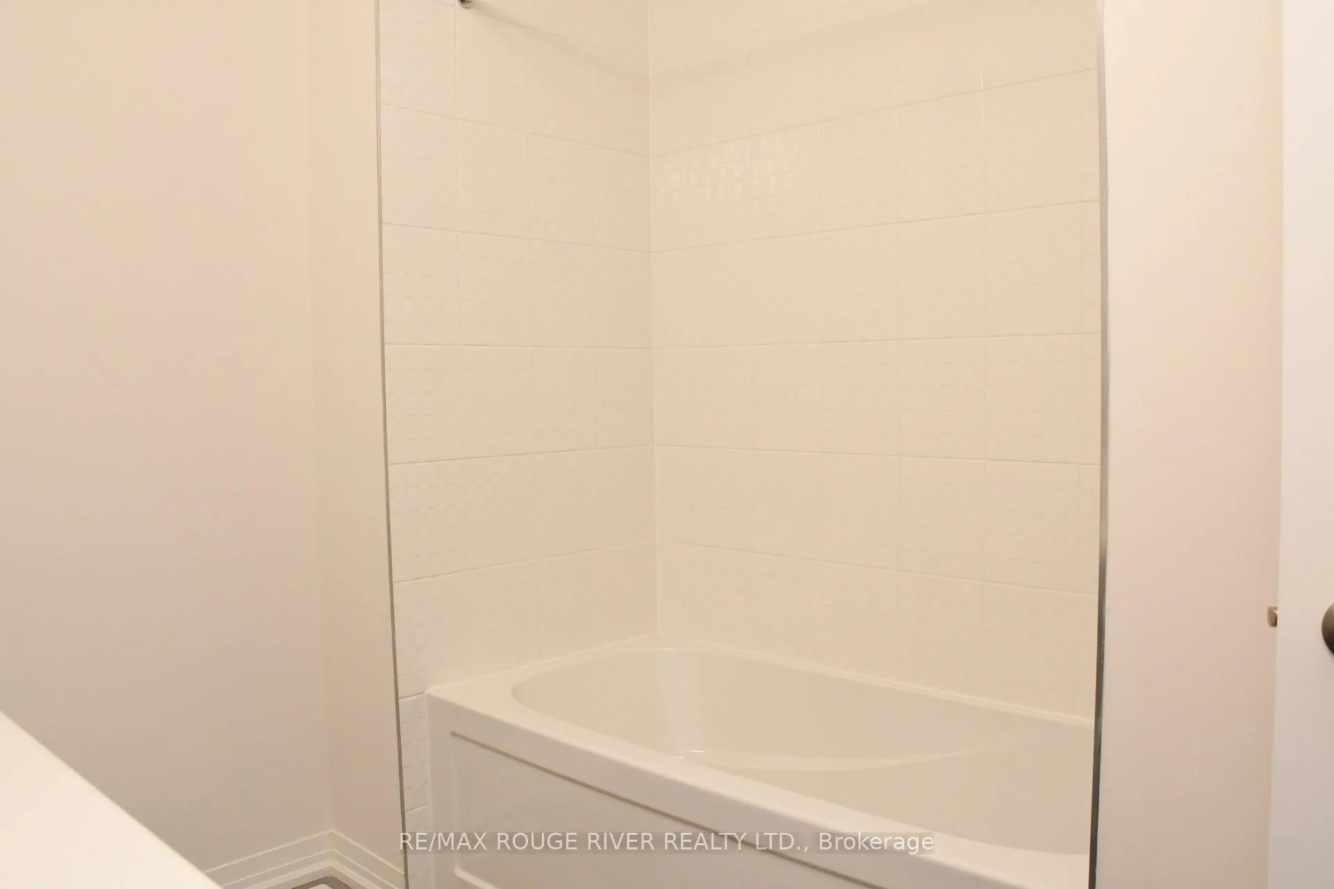 Photo 23 of 3016 Sideline 16, Pickering, Rural Pickering — HOMEH