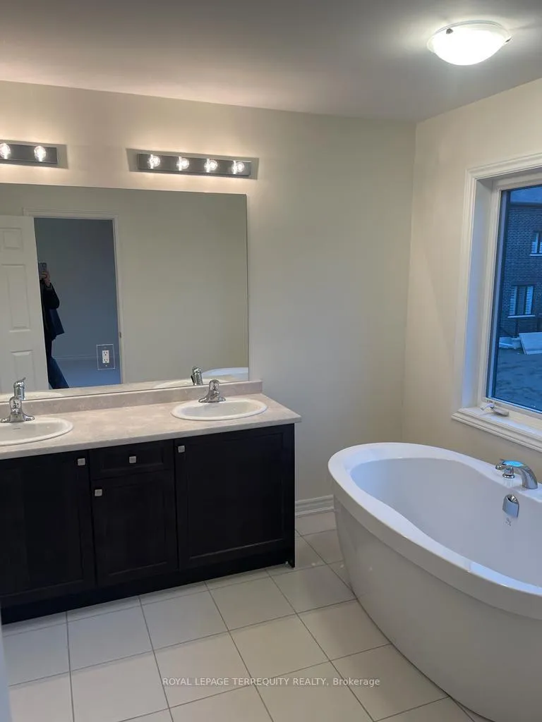 Photo 11 of 1170 Rexton Drive, Oshawa, Taunton — HOMEH