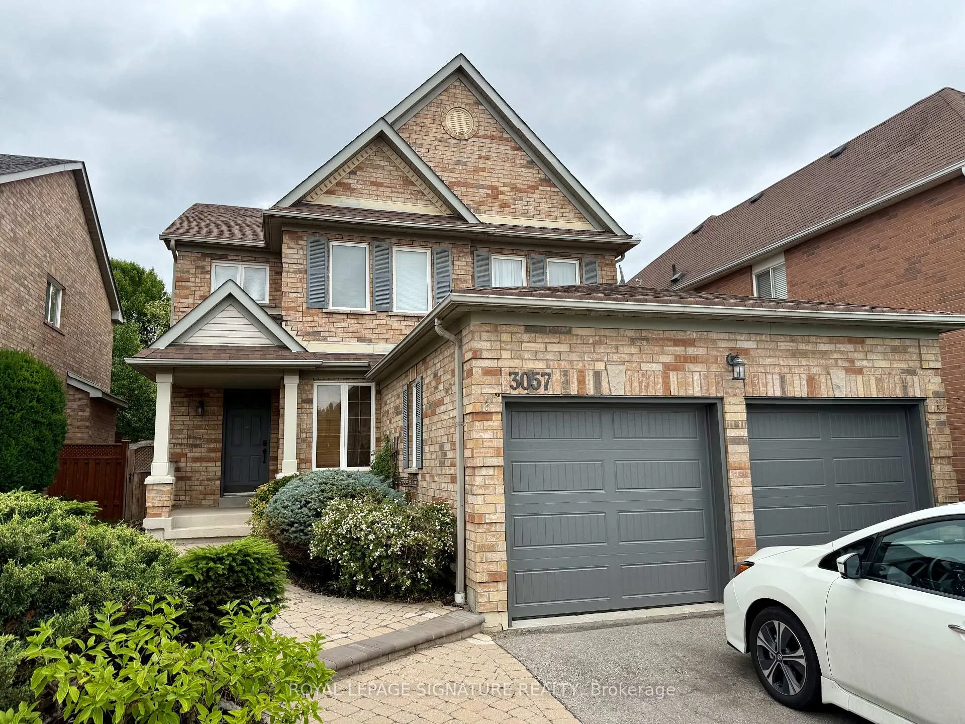 Front of 3057 Country Lane