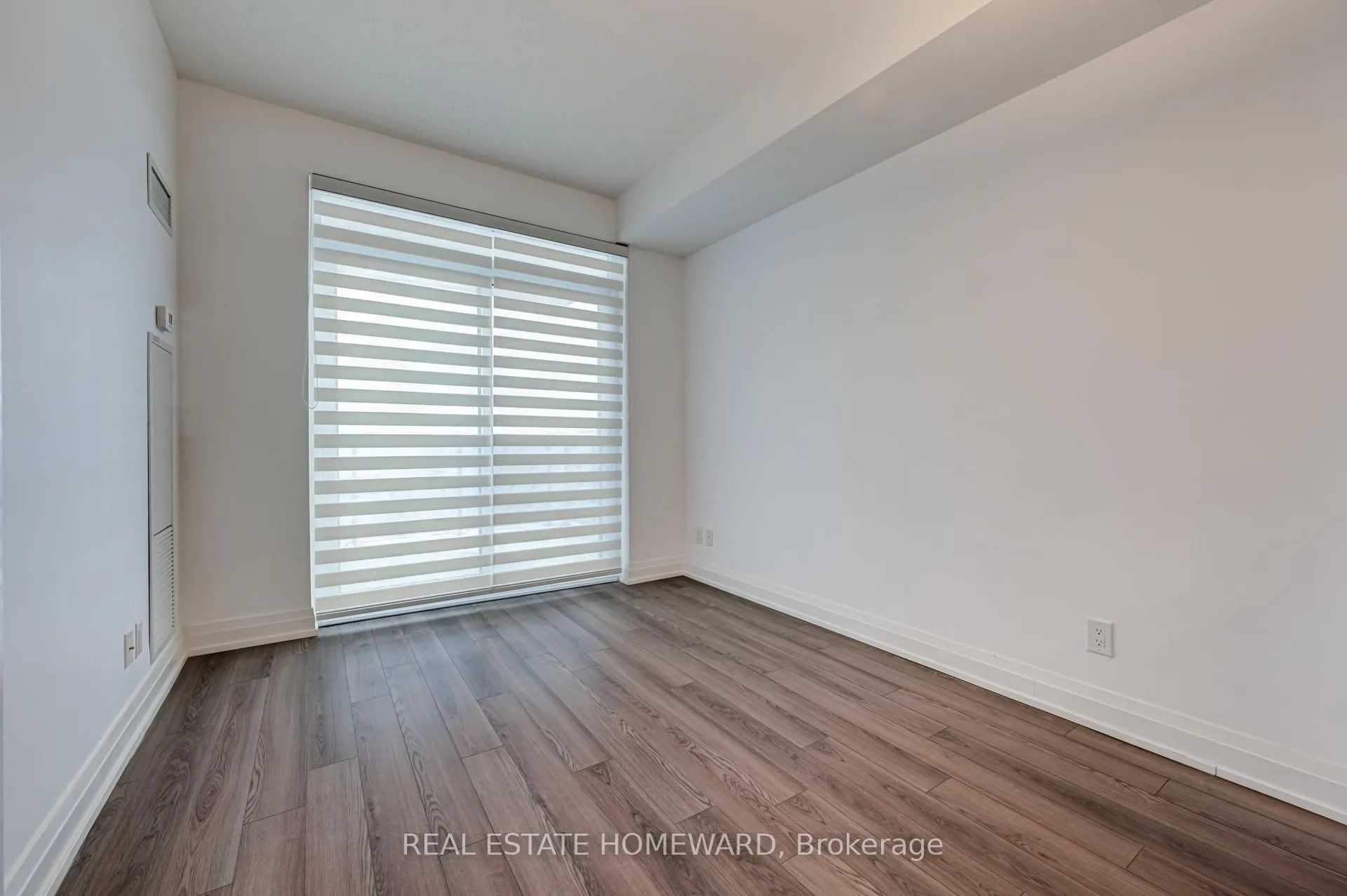 Photo 18 of Unit 402, 7165 Yonge Street, Markham, Thornhill — HOMEH