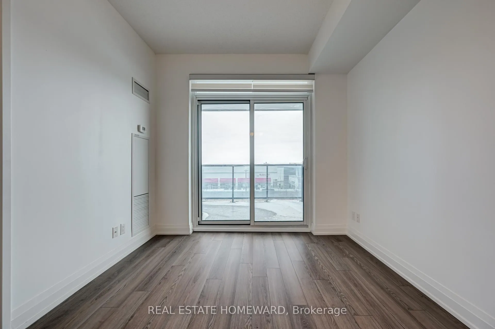 Photo 19 of Unit 402, 7165 Yonge Street, Markham, Thornhill — HOMEH