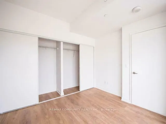 Photo 5 of Unit 802, 115 McMahon Drive, North York, Bayview Village — HOMEH