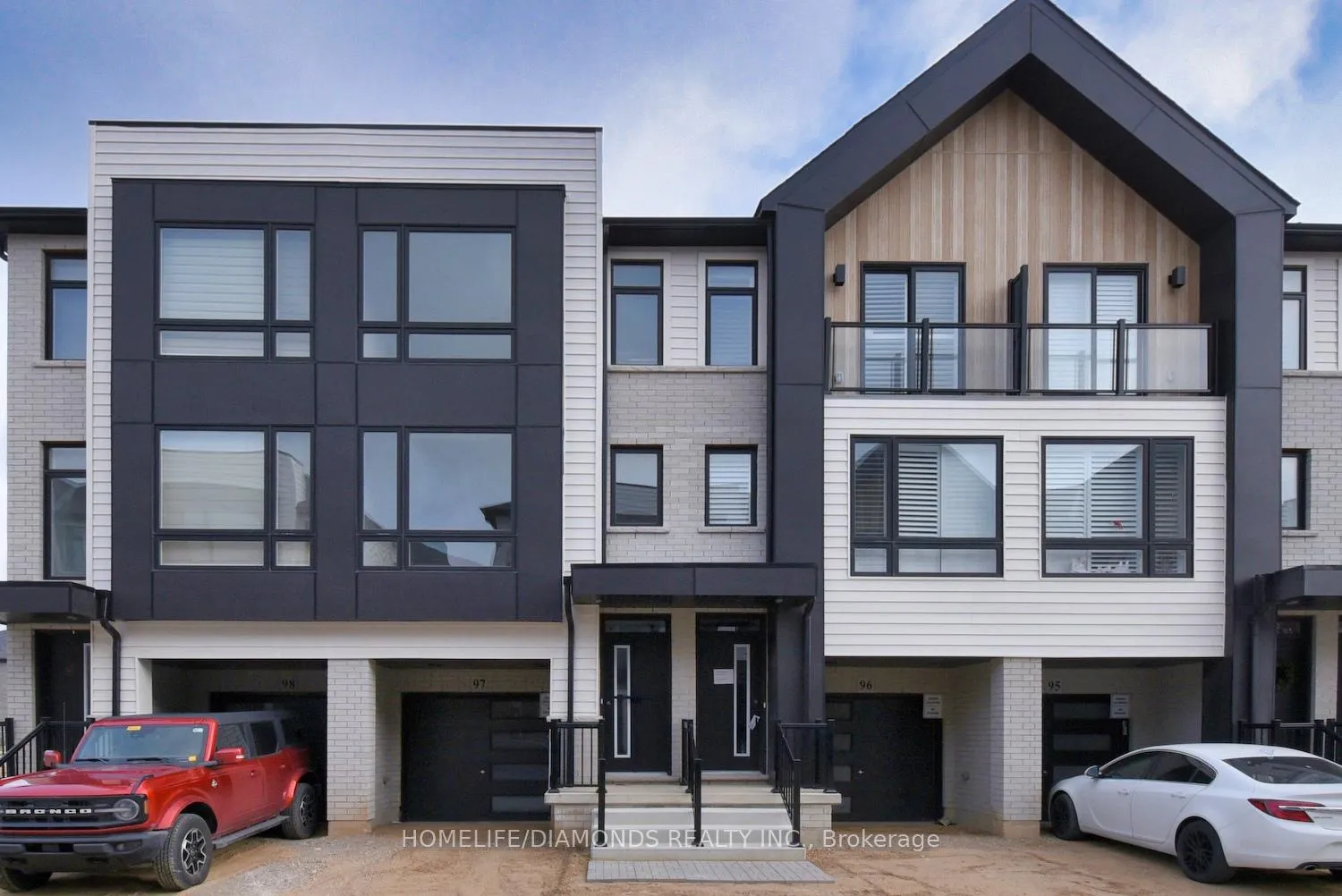 Photo 2 of Unit 97, 55 Tom Brown Drive, Brant, Paris — HOMEH