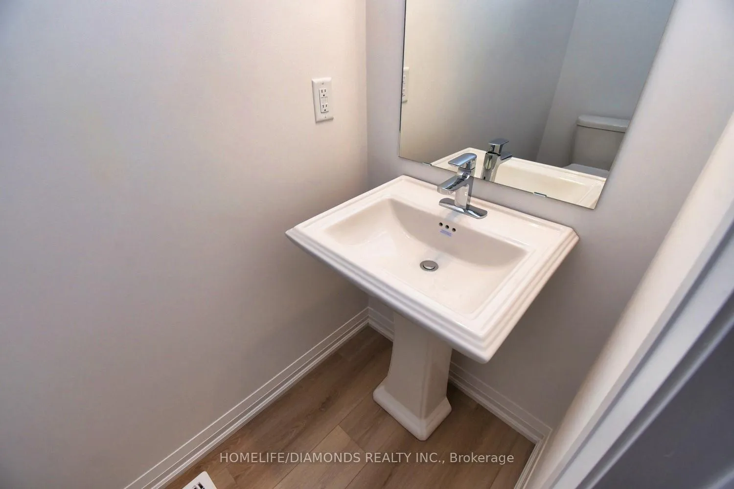 Photo 12 of Unit 97, 55 Tom Brown Drive, Brant, Paris — HOMEH