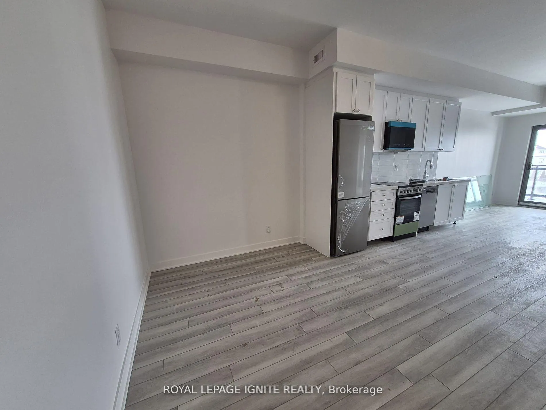 Photo 5 of Unit 206, 55 Clarington Boulevard, Clarington, Bowmanville — HOMEH