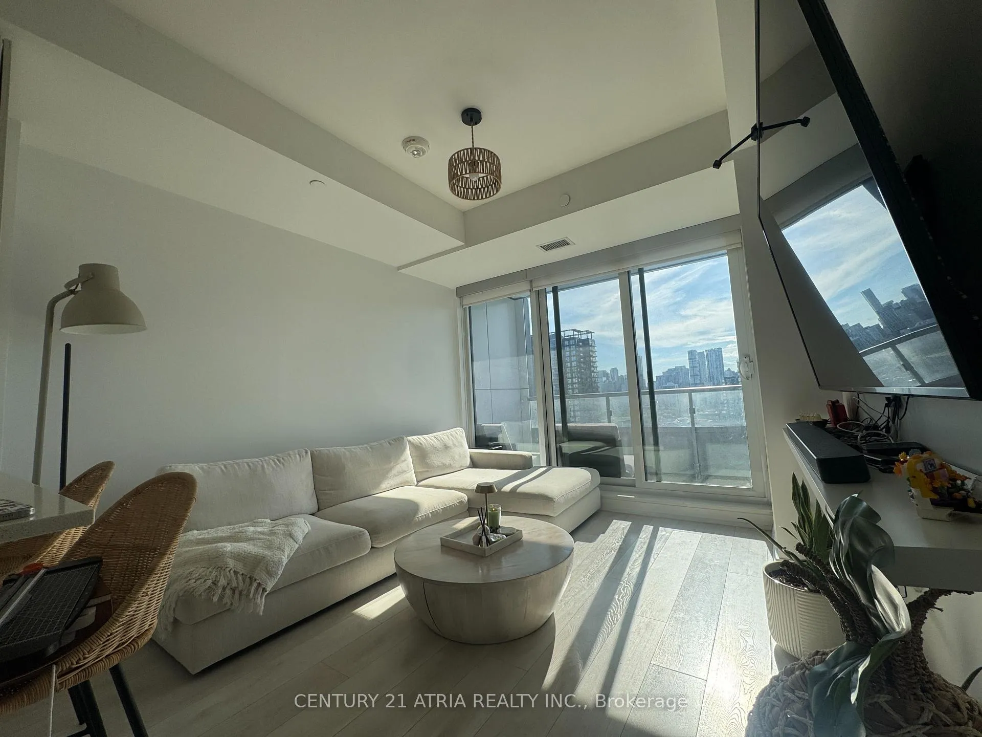 Photo 6 of Unit 1608, 225 Sumach Street, Toronto, Regent Park — HOMEH