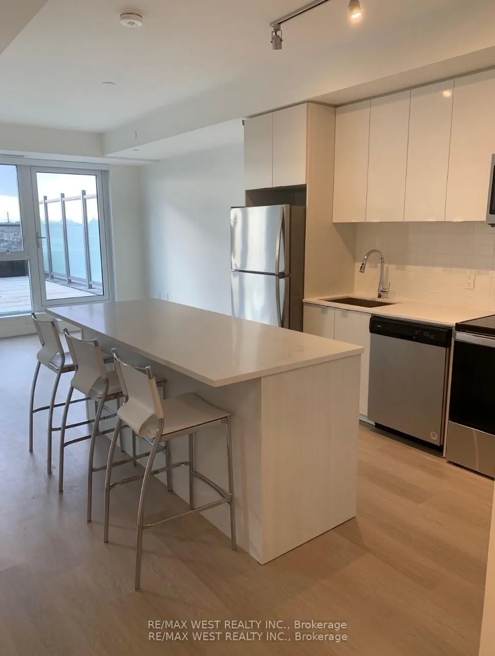 Photo 3 of Unit 305, 859 The Queensway Boulevard, Etobicoke, Stonegate-Queensway — HOMEH