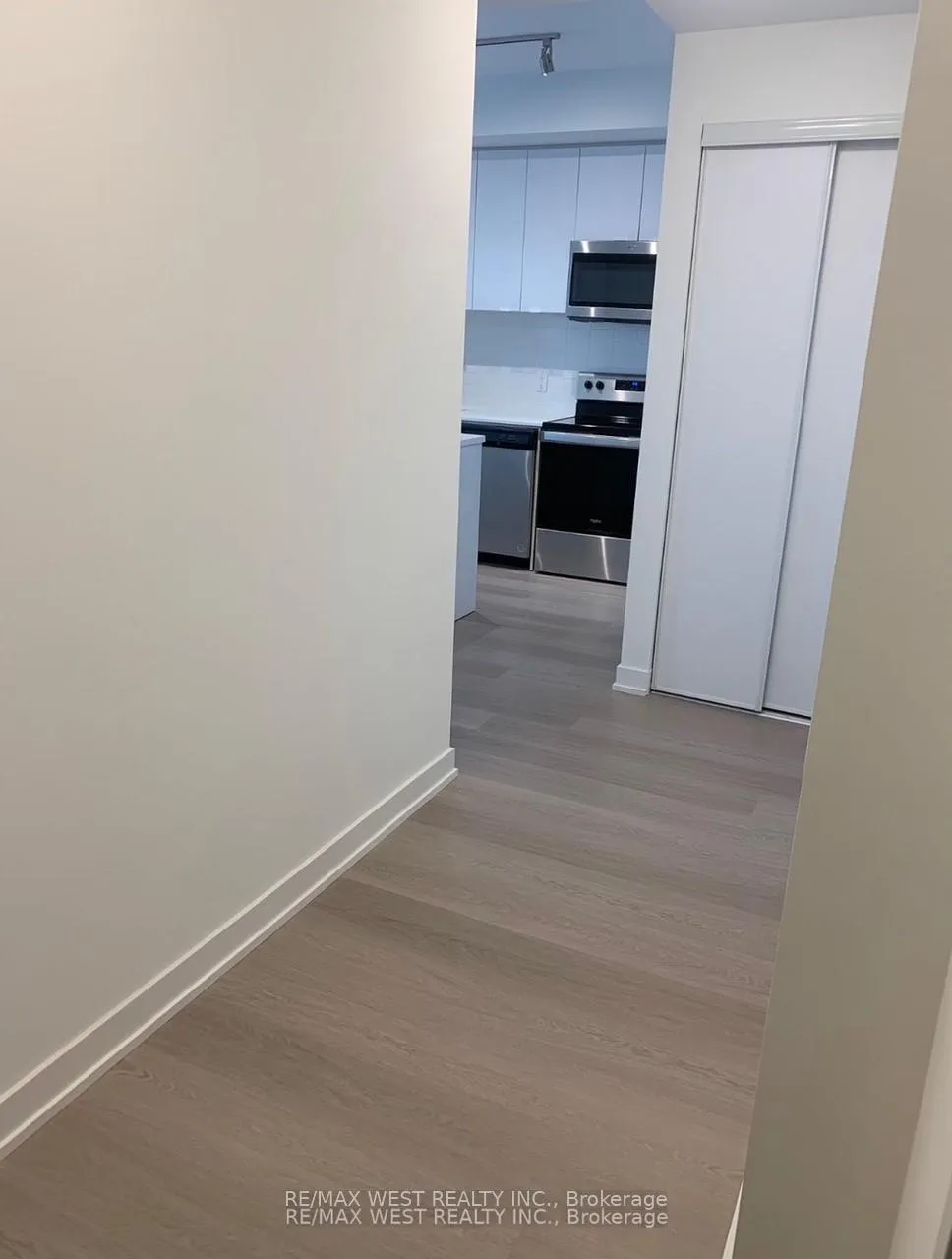 Photo 6 of Unit 305, 859 The Queensway Boulevard, Etobicoke, Stonegate-Queensway — HOMEH