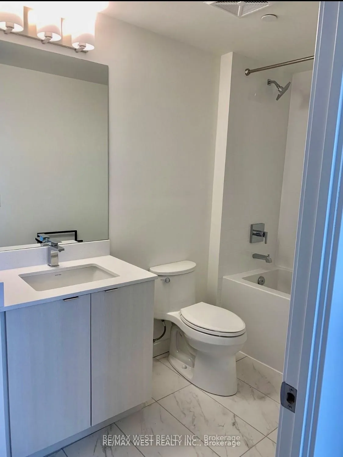 Photo 7 of Unit 305, 859 The Queensway Boulevard, Etobicoke, Stonegate-Queensway — HOMEH