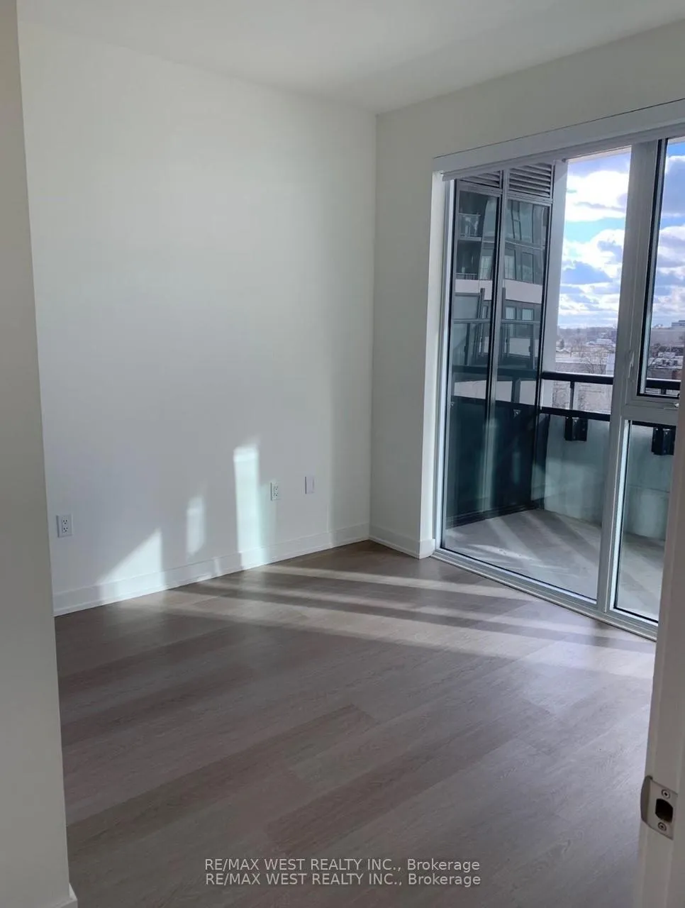 Photo 9 of Unit 305, 859 The Queensway Boulevard, Etobicoke, Stonegate-Queensway — HOMEH