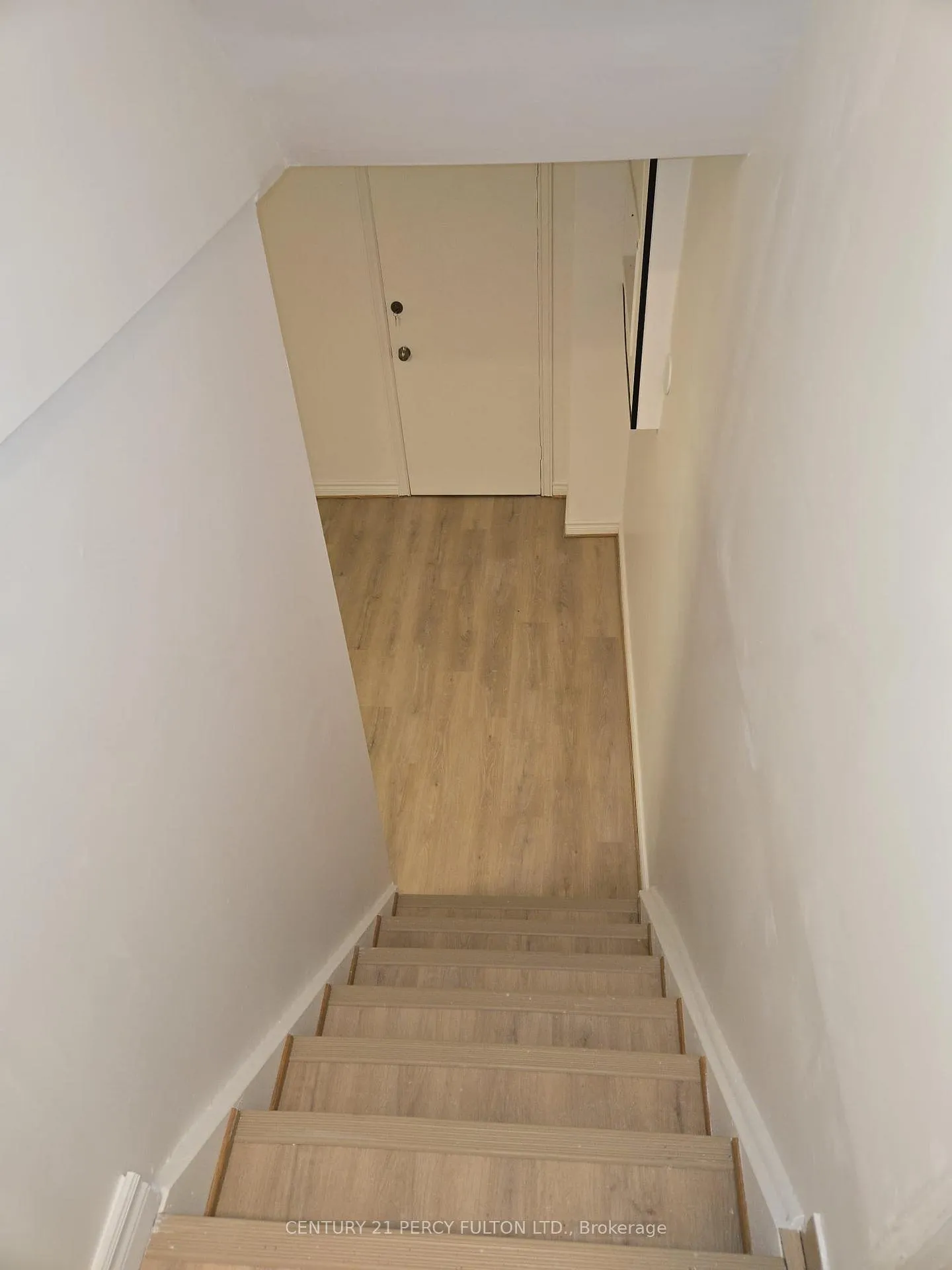 Photo 3 of Unit bsmnt, 7 Milestar Court, Markham, Thornhill — HOMEH