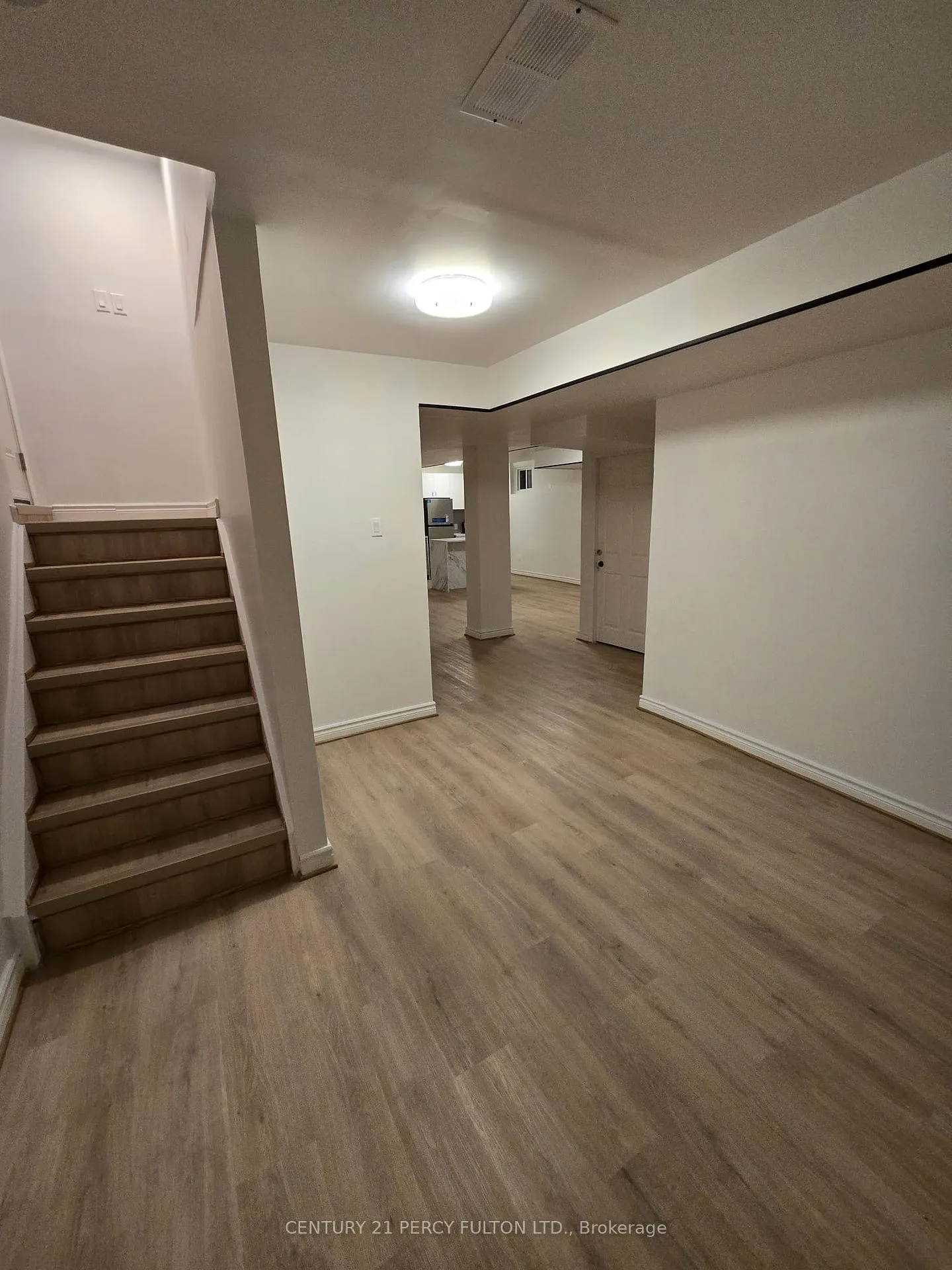 Photo 4 of Unit bsmnt, 7 Milestar Court, Markham, Thornhill — HOMEH
