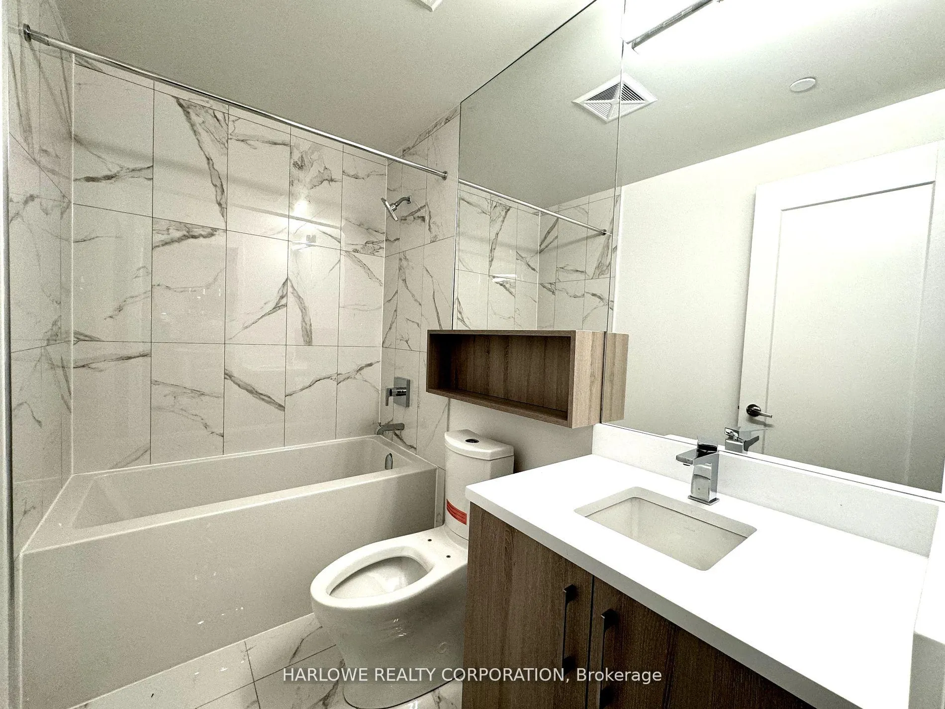Photo 8 of Unit LPH1821, 60 Princess Street, Toronto, Waterfront Communities — HOMEH