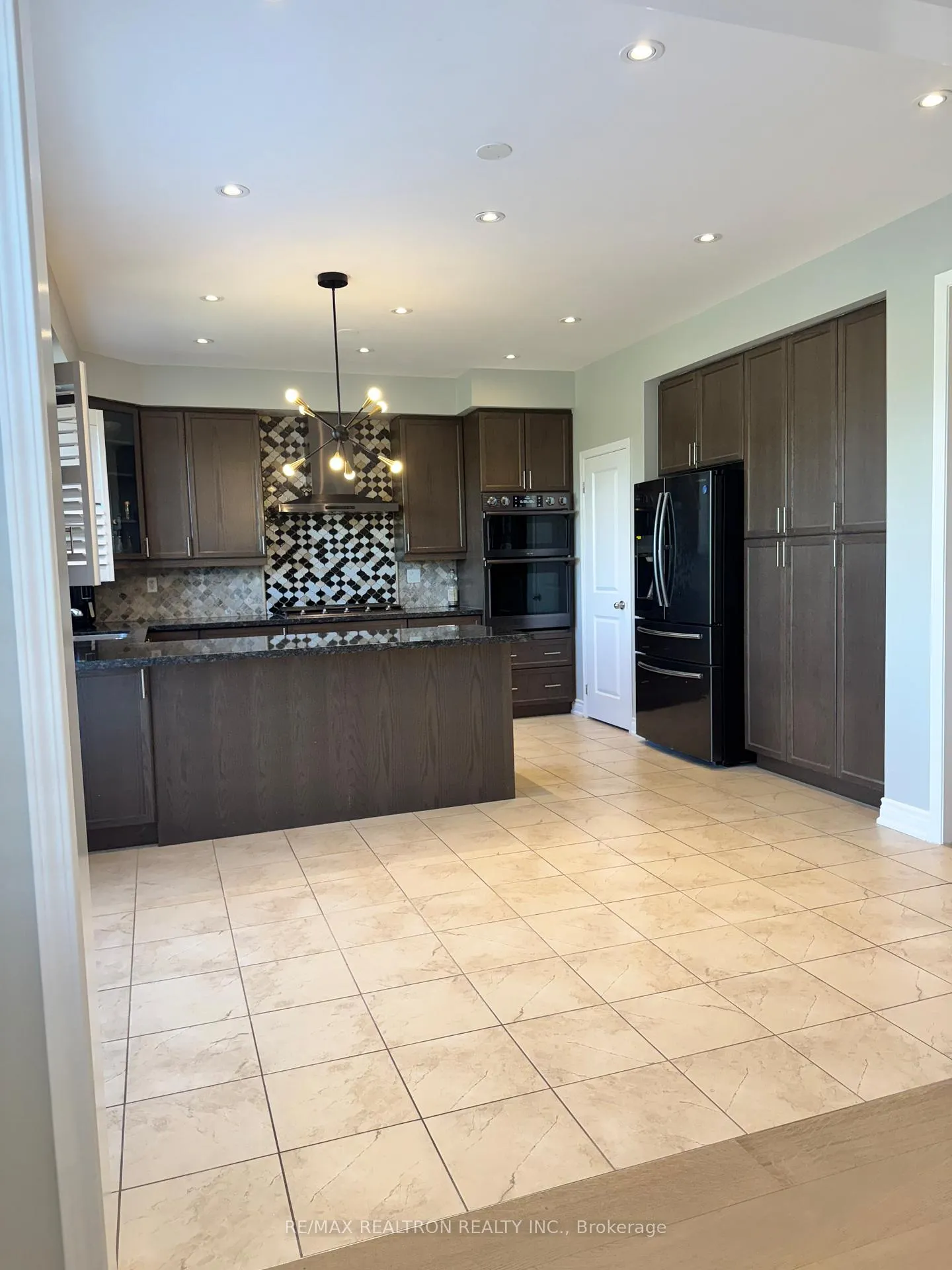 Photo 3 of 153 Hurst Drive, Ajax, Northwest Ajax — HOMEH