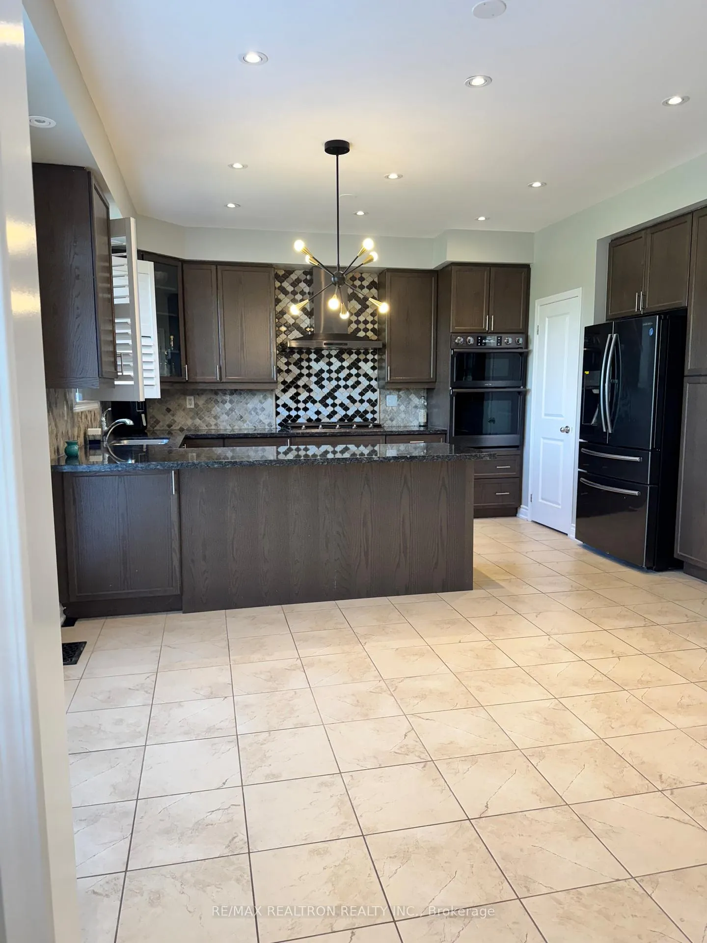 Photo 5 of 153 Hurst Drive, Ajax, Northwest Ajax — HOMEH