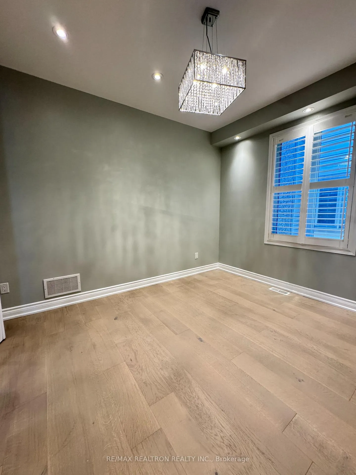 Photo 9 of 153 Hurst Drive, Ajax, Northwest Ajax — HOMEH
