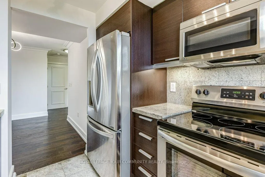Photo 16 of Unit 527, 650 Sheppard Avenue E, North York, Bayview Village — HOMEH