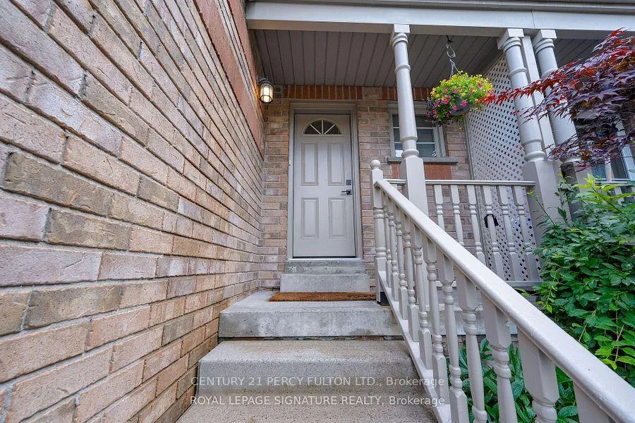 Photo 2 of 6 Murphy Lane, Ajax, Northwest Ajax — HOMEH
