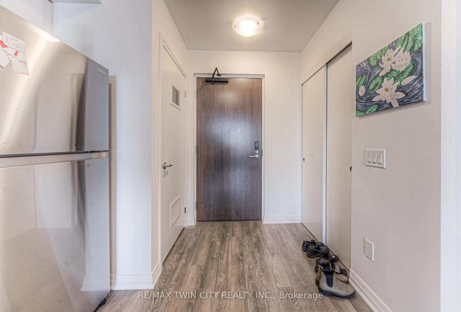 Photo 3 of Unit 606, 101 Golden Eagle Road, Waterloo — HOMEH