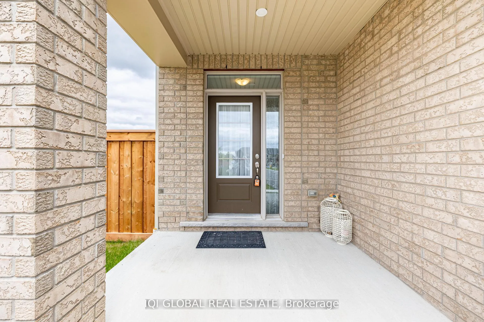 Photo 3 of 99 Air Dancer Crescent, Oshawa, Windfields — HOMEH