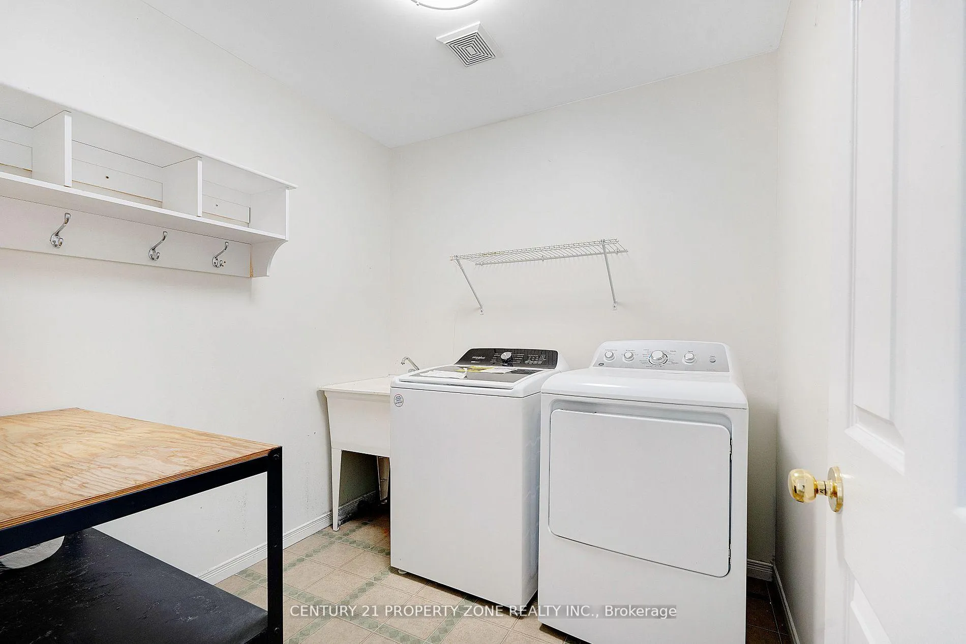 Photo 35 of Unit 15, 15 Gregg Court, Kitchener — HOMEH