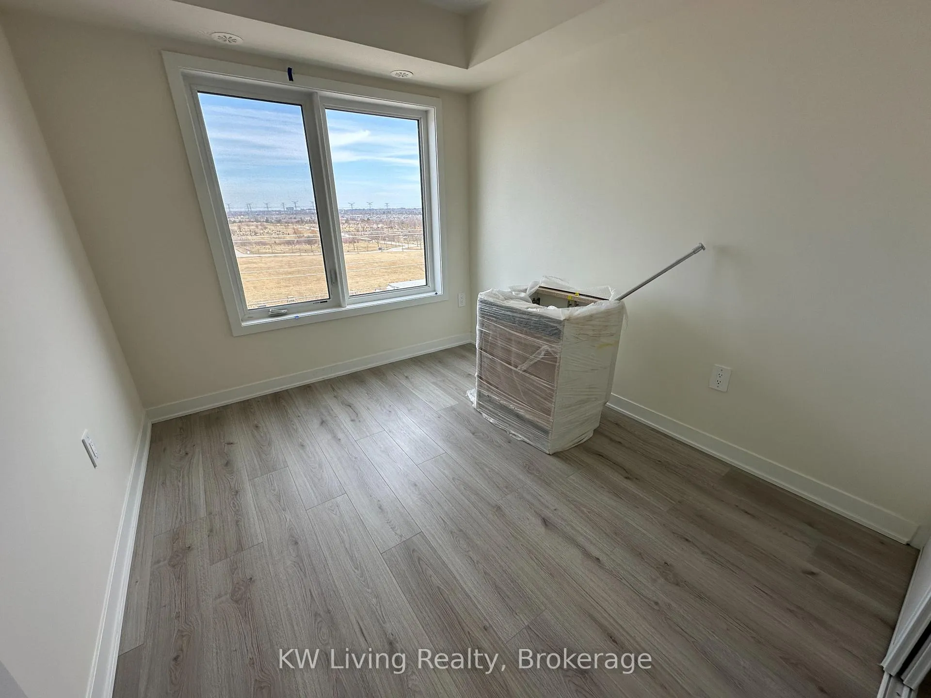 Photo 13 of Unit 202, 1695 Dersan Street, Pickering, Duffin Heights — HOMEH