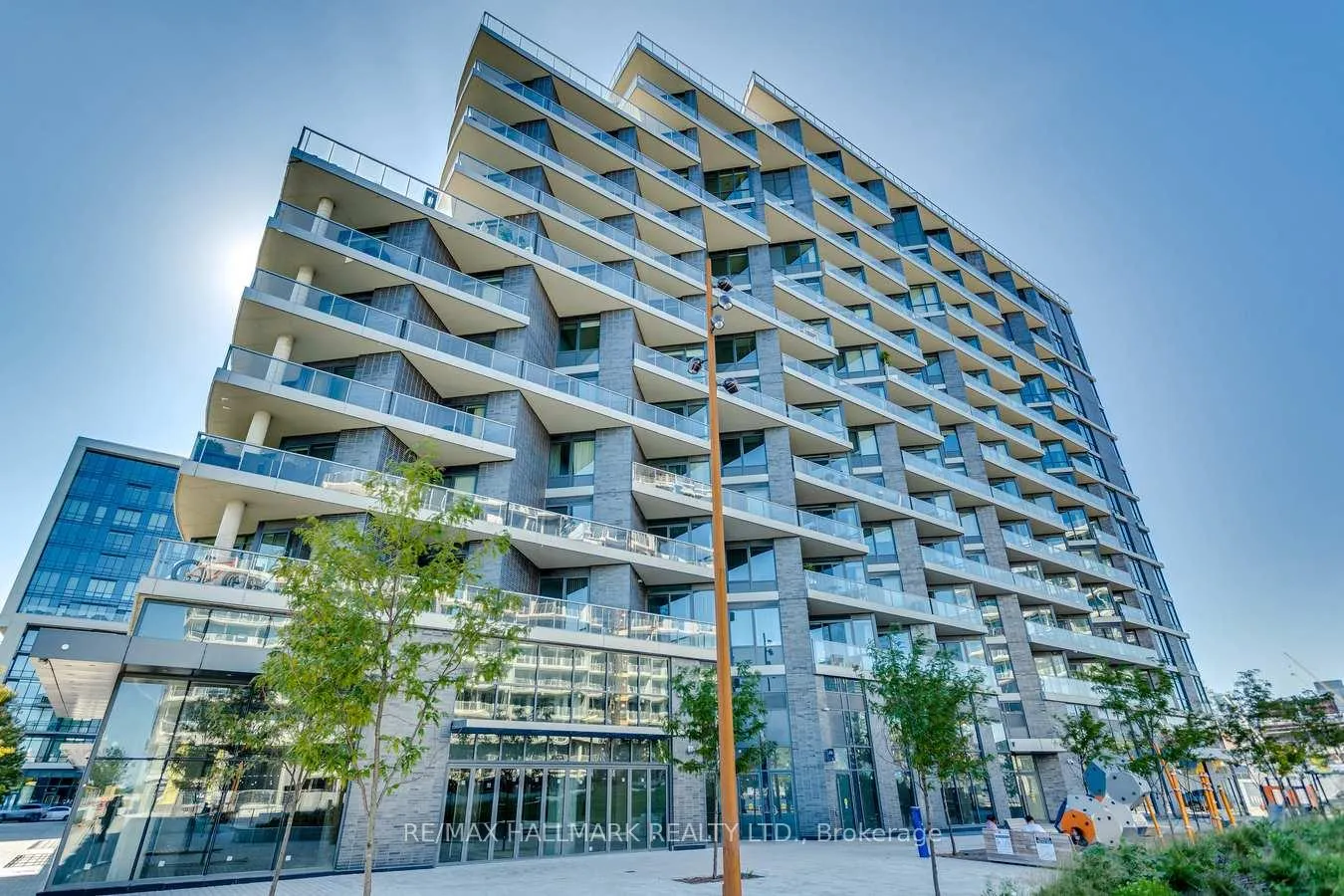 Photo 4 of Unit 617, 1 Edgewater Drive, Toronto, Waterfront Communities — HOMEH