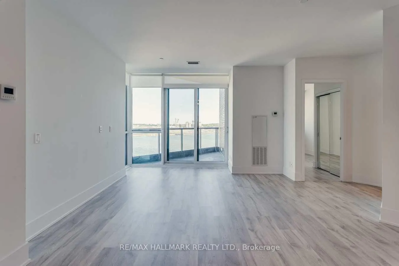 Photo 13 of Unit 617, 1 Edgewater Drive, Toronto, Waterfront Communities — HOMEH