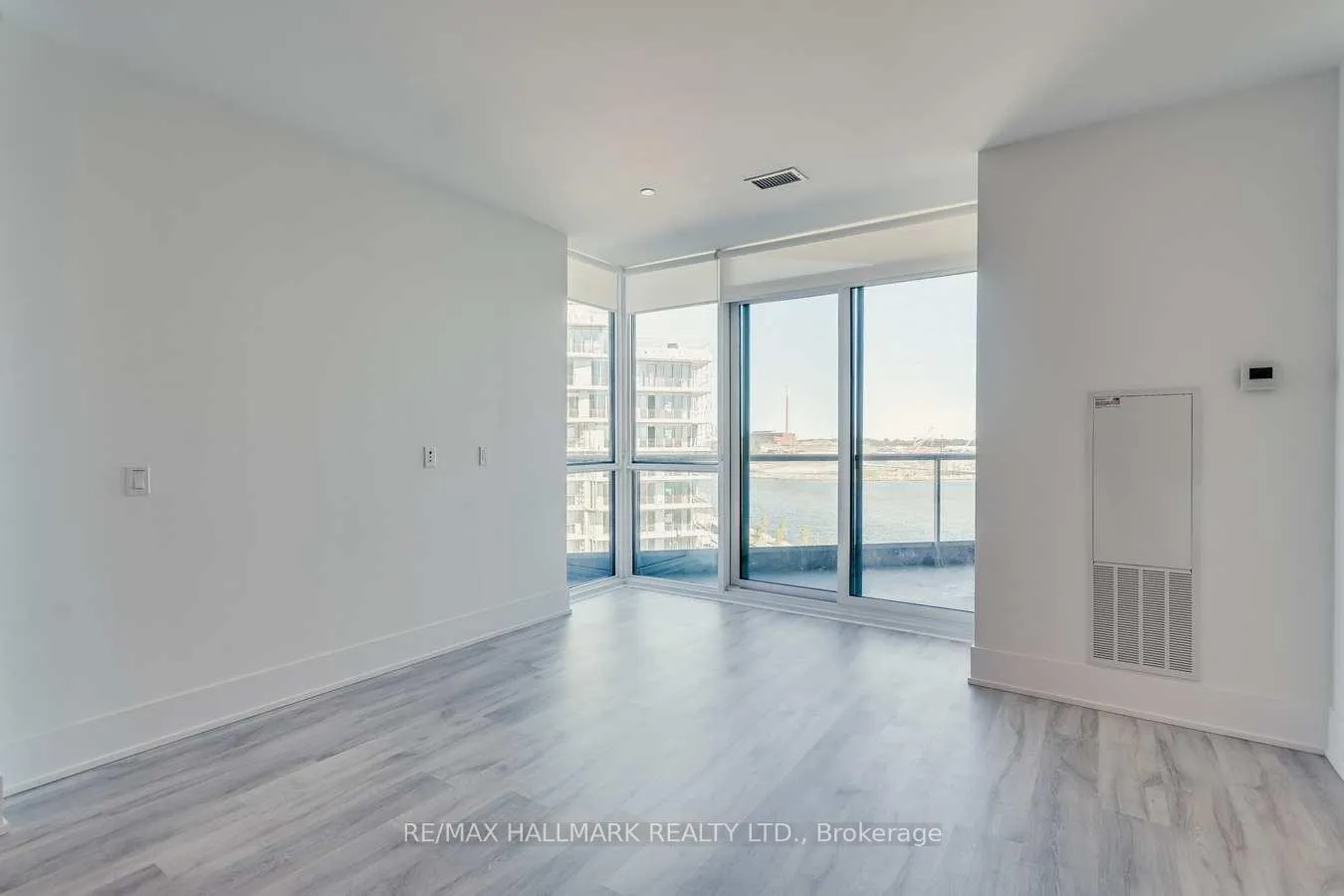 Photo 14 of Unit 617, 1 Edgewater Drive, Toronto, Waterfront Communities — HOMEH