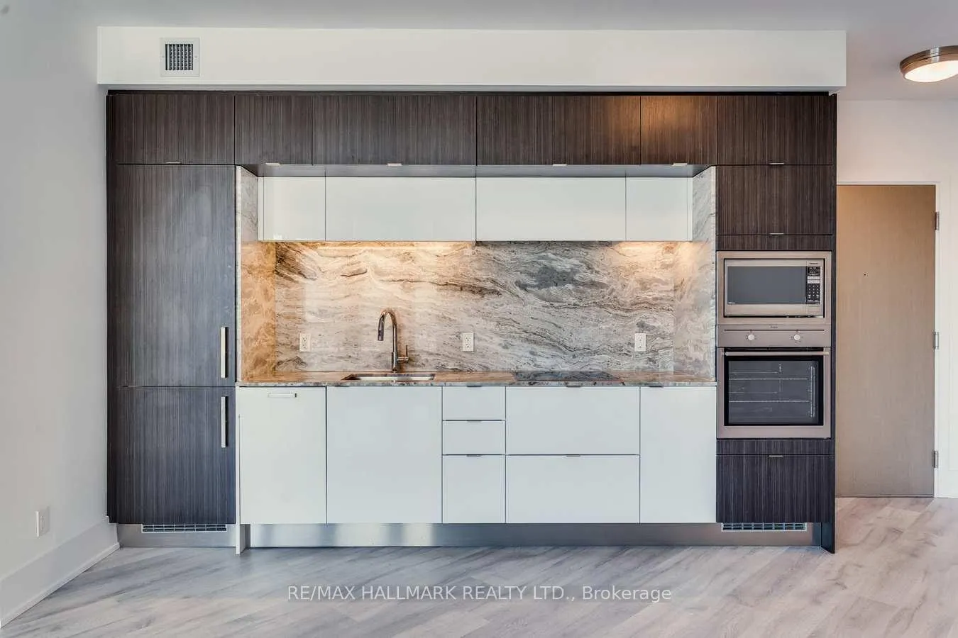 Photo 17 of Unit 617, 1 Edgewater Drive, Toronto, Waterfront Communities — HOMEH