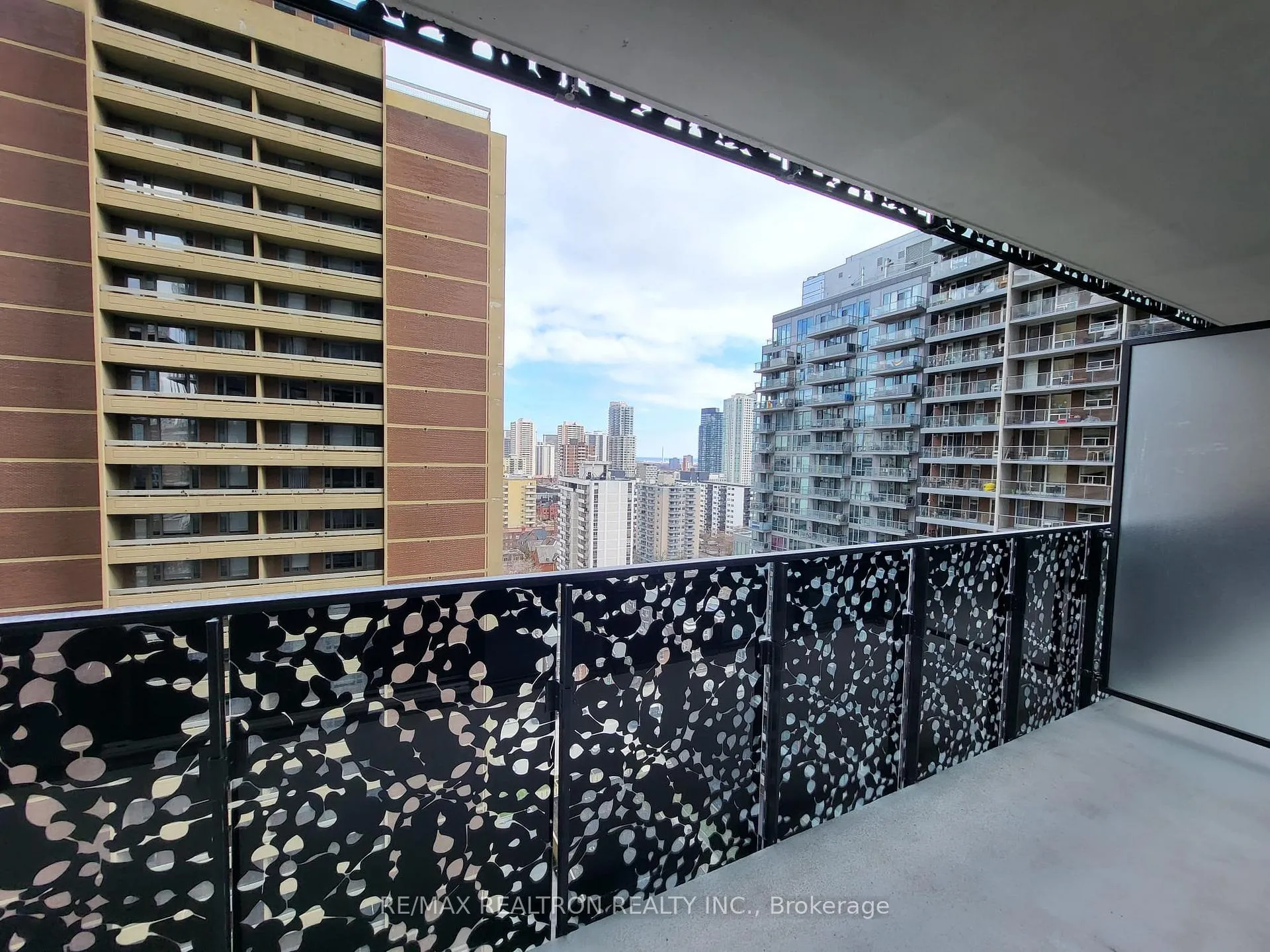 Photo 13 of Unit 1502, 55 Charles Street E, Toronto, Church-Yonge Corridor — HOMEH