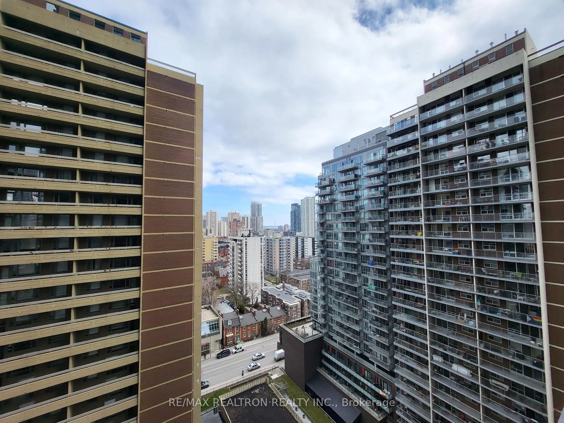 Photo 14 of Unit 1502, 55 Charles Street E, Toronto, Church-Yonge Corridor — HOMEH
