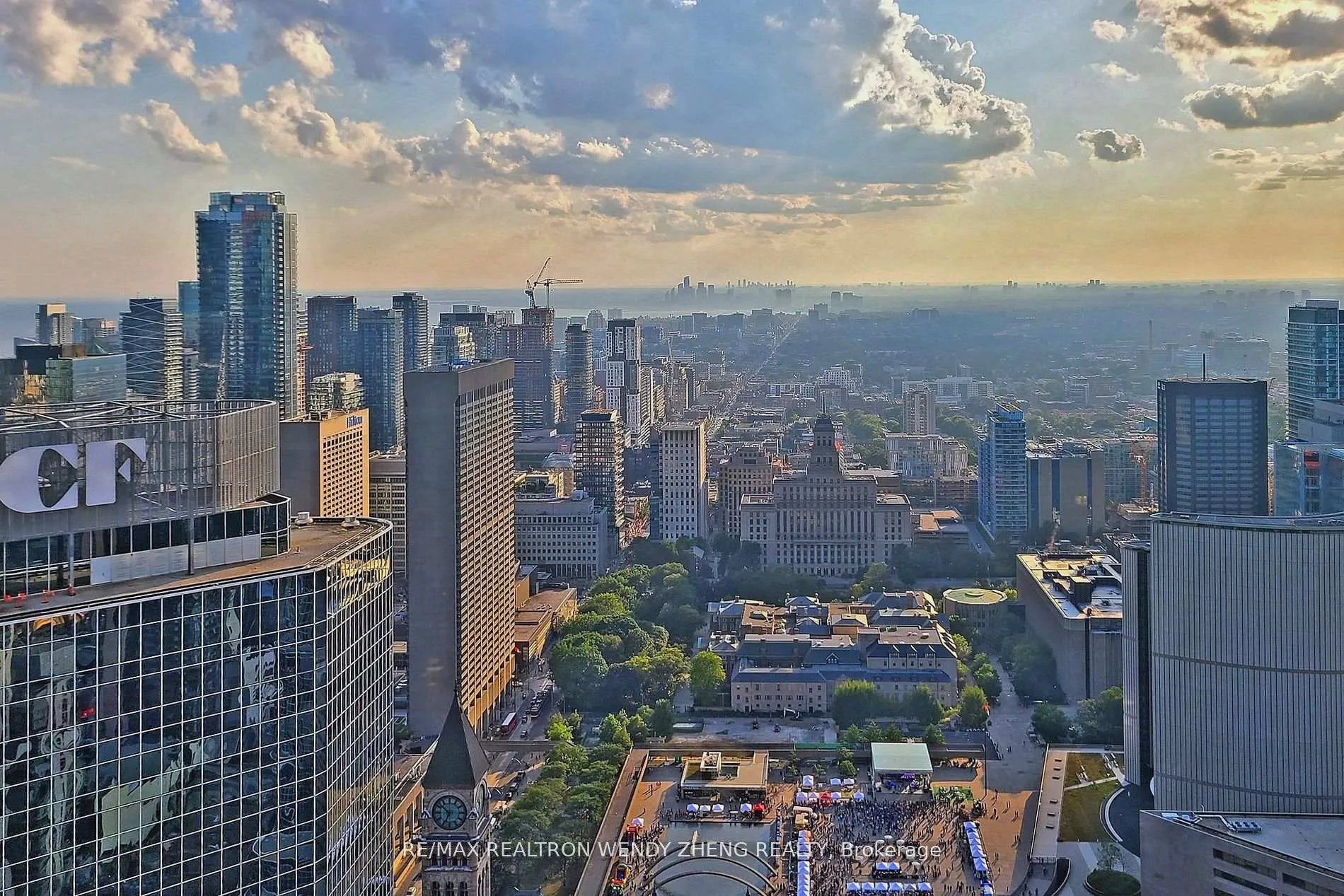 Photo 10 of Unit 5210, 197 Yonge Street, Toronto, Church-Yonge Corridor — HOMEH