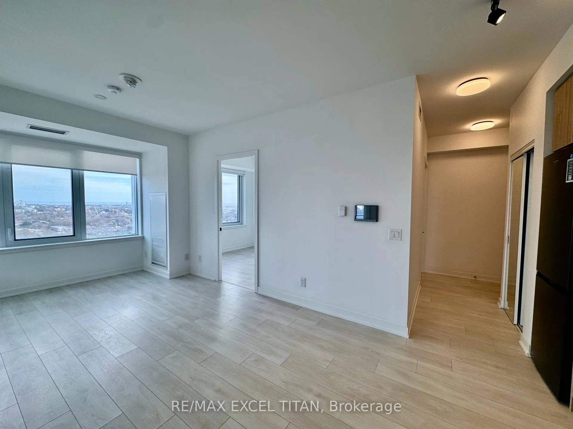 Photo 5 of Unit 1612, 5 Defries Street, Toronto, Regent Park — HOMEH