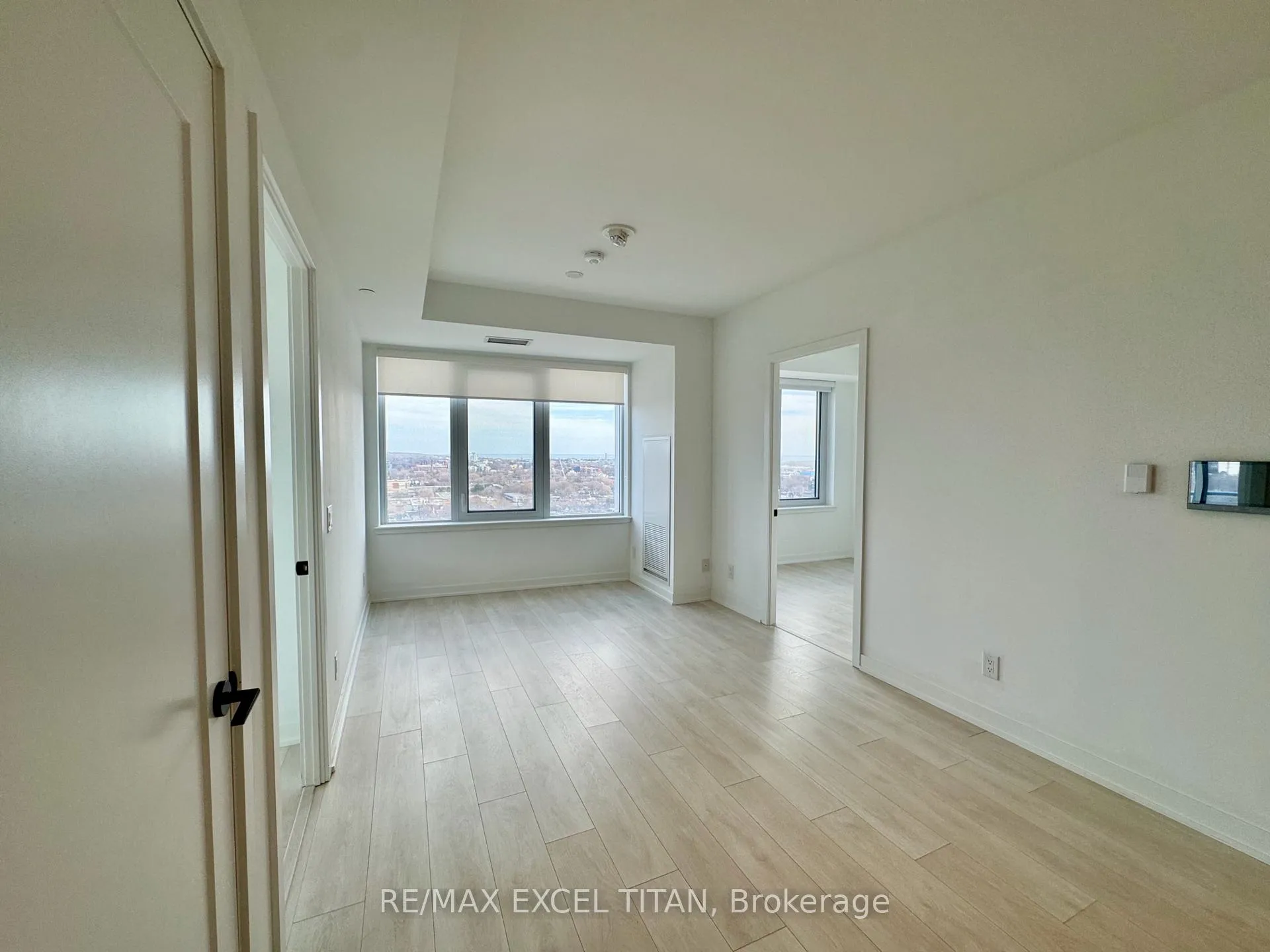 Photo 6 of Unit 1612, 5 Defries Street, Toronto, Regent Park — HOMEH