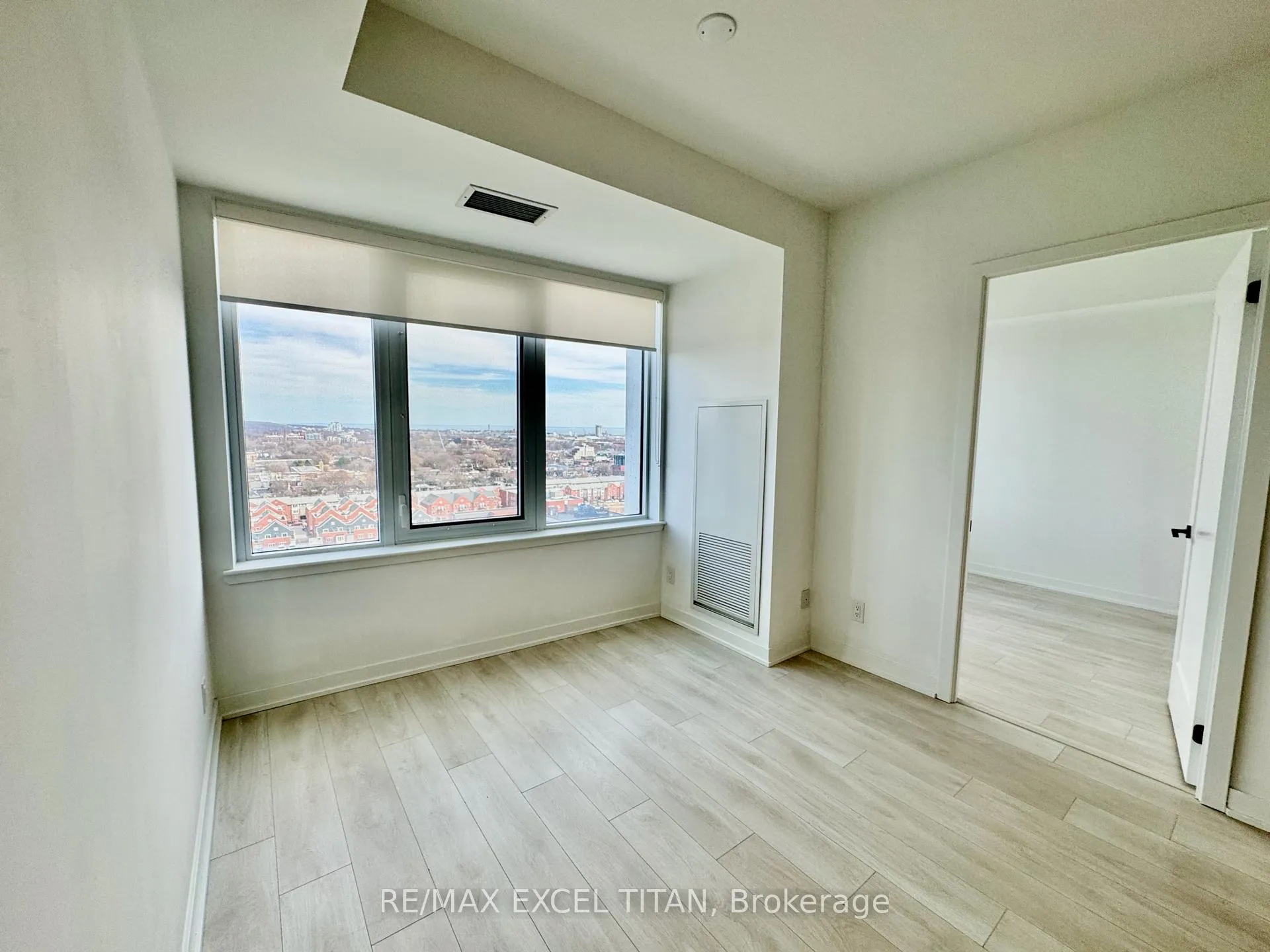 Photo 17 of Unit 1612, 5 Defries Street, Toronto, Regent Park — HOMEH
