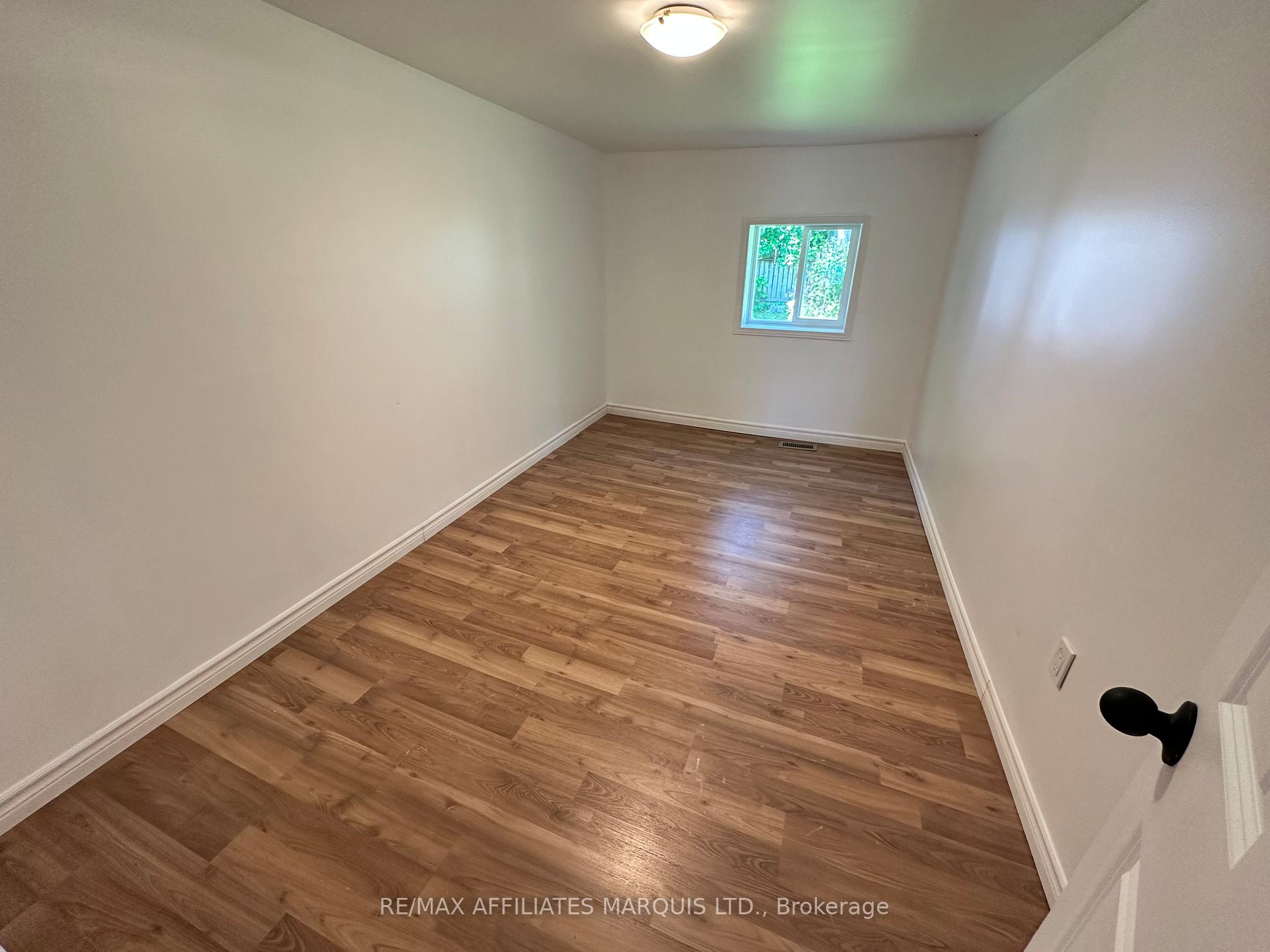 Photo 8 of 1128 Ontario Street, Cornwall — HOMEH