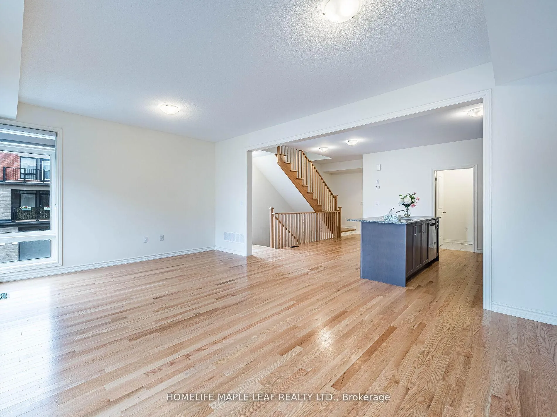 Photo 3 of 11 Dallotto Lane, Ajax, South East — HOMEH