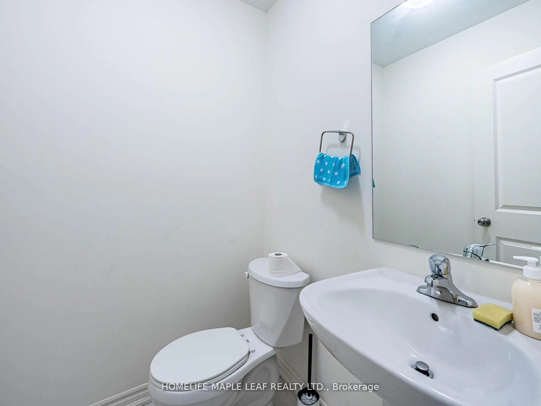 Photo 4 of 11 Dallotto Lane, Ajax, South East — HOMEH
